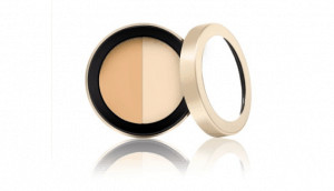 Jane Iredale’s circle\delete concealer in yellow.